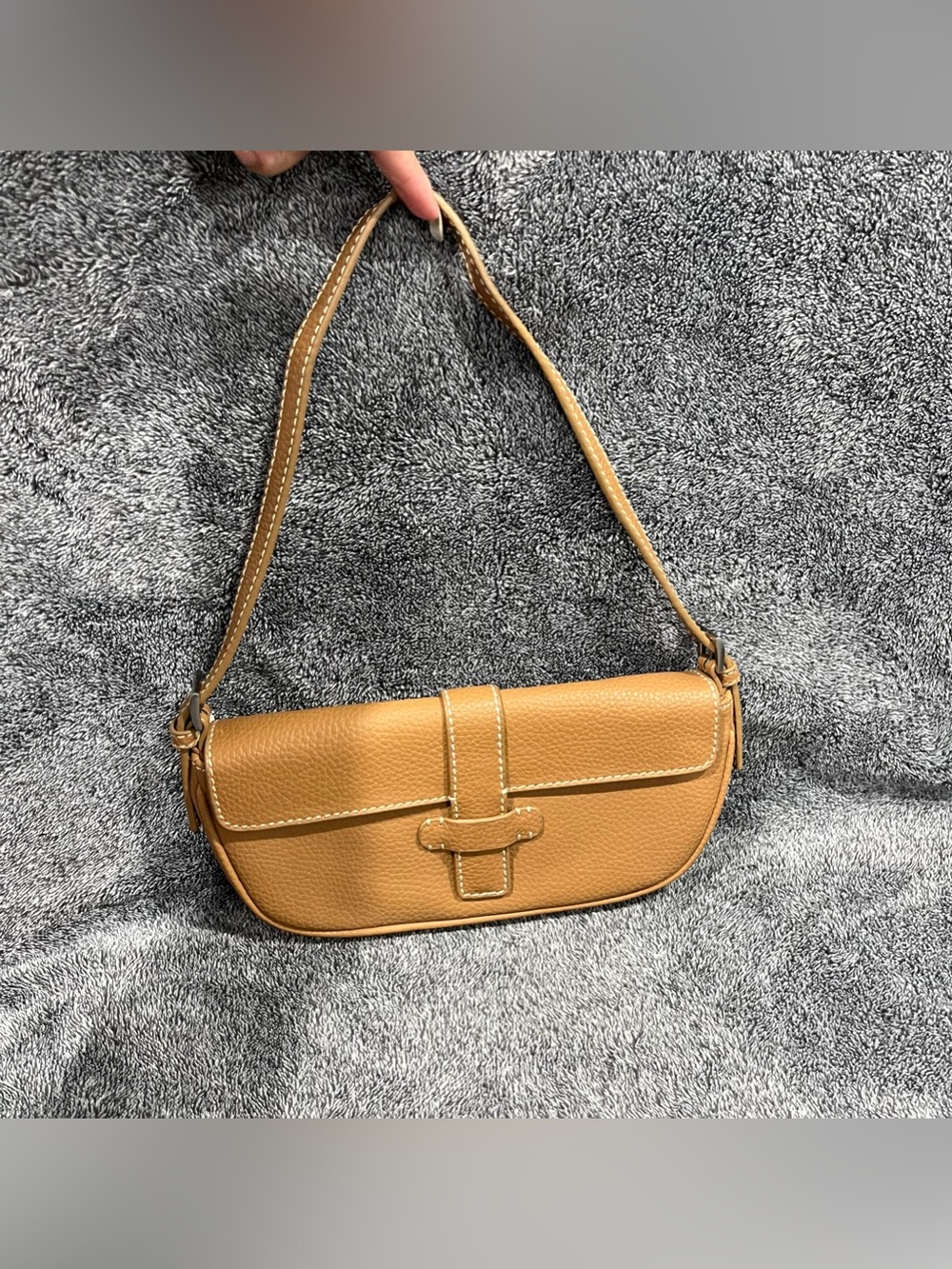 Vintage The Limited pebble grain leather baguette shoulder purse in tan